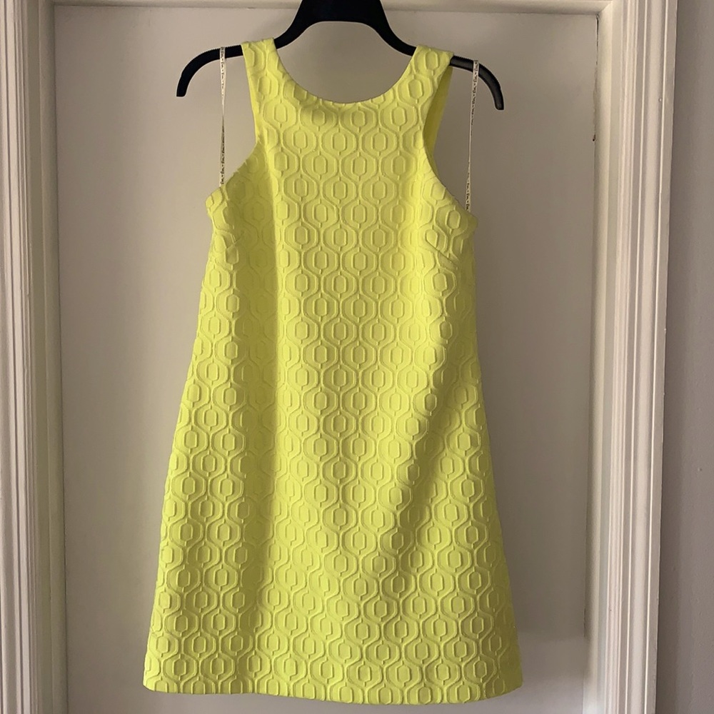 Lilly Pulitzer sleeveless yellow geometric dress. SZ M